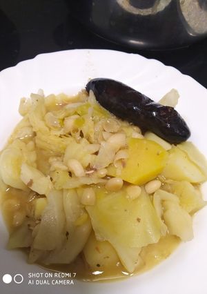 Una foto de Olla de aldea con col