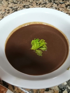 Una foto de Mousse falsa de chocolate y plátano