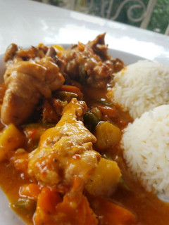 A picture of Chicken curry sauce.