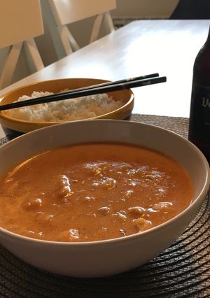 Una foto de Pollo al curry con arroz basmati