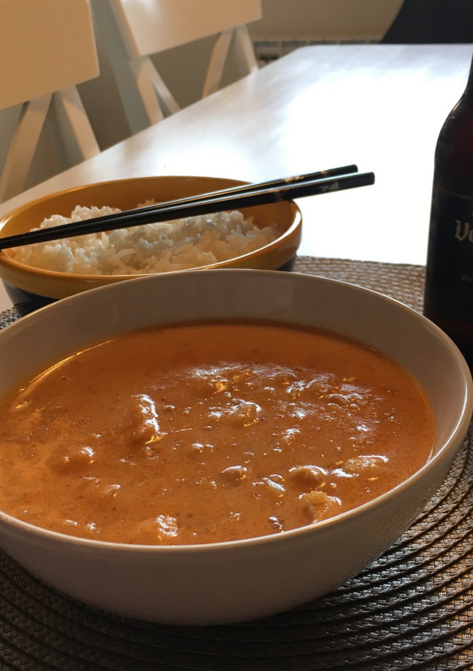 Una foto de Pollo al curry con arroz basmati