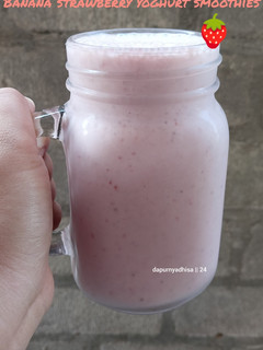 Foto resep Banana Strawberry Yoghurt Smoothies