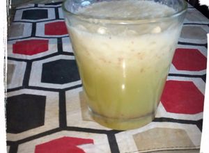 Una foto de Licuado de aloe vera  y manzanas 🍹