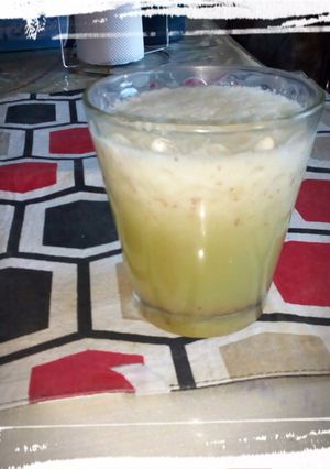 Una foto de Licuado de aloe vera  y manzanas 🍹