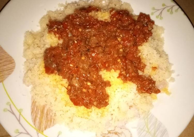 Plain steamed rice with beef stew