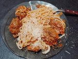 Fideos con Tuco y Albóndigas