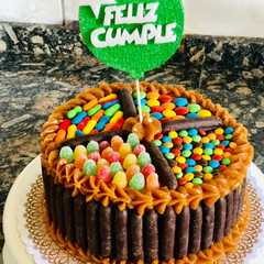 Una foto de Torta de golosinas