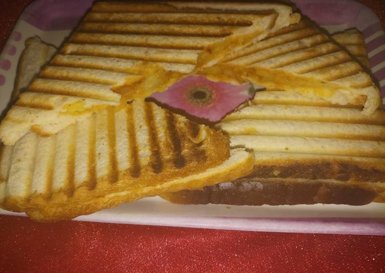 Recipe of Quick Aloo matar sandwich