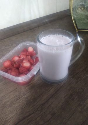 عکسی از دستور شیرموز، توت فرنگی