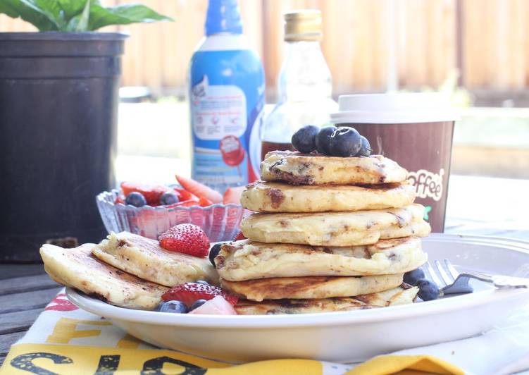 Hawaii macadamia nut chocolate banana pancake recipe