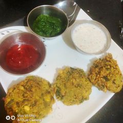 A picture of Bhaji vada.