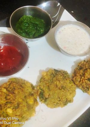 A picture of Bhaji vada.