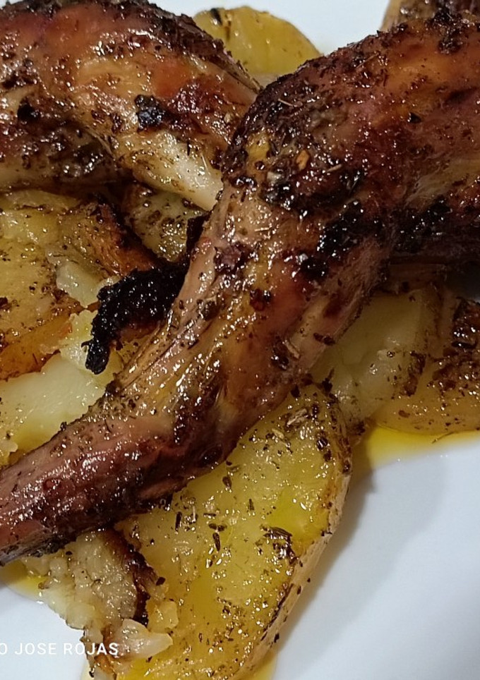 Una foto de Manos de conejo al horno