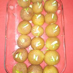 A picture of Gulab jamun.