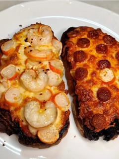 Una foto de Pan pizza