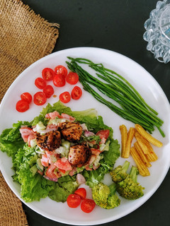 A picture of Healthy chicken salad.