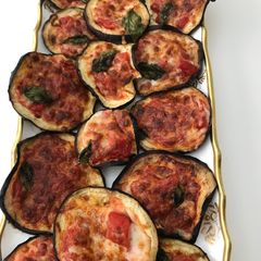 A picture of Aubergine pizza style - melanzane alla pizzaiola.