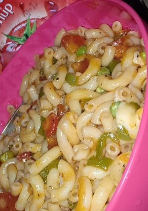 A picture of Macaroni.