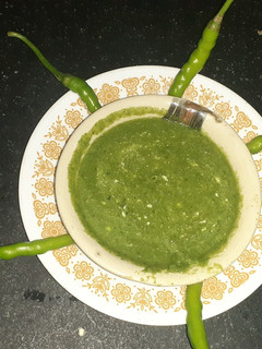 લીલી ચટણી(Green Chutney Recipe in Gujarati) રેસીપી મુખ્ય ફોટો