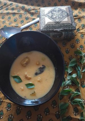 કચ્છી રાજસ્થાની કઢી (Kutchi Rajasthani Kadhi Recipe In Gujarati) રેસીપી મુખ્ય ફોટો