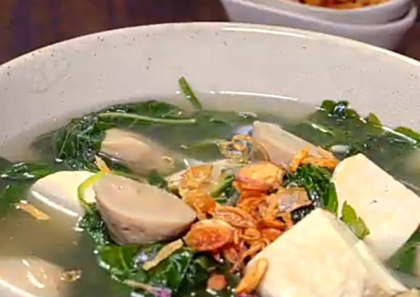 Bagaimana Menyiapkan 17. Sop bayam baso tahu yang Menggugah Selera