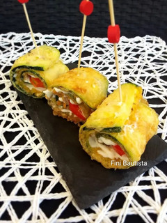 Una foto de Rollitos de calabacín rellenos