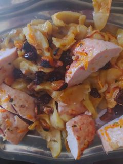 Una foto de Pavo al horno con manzana y nueces