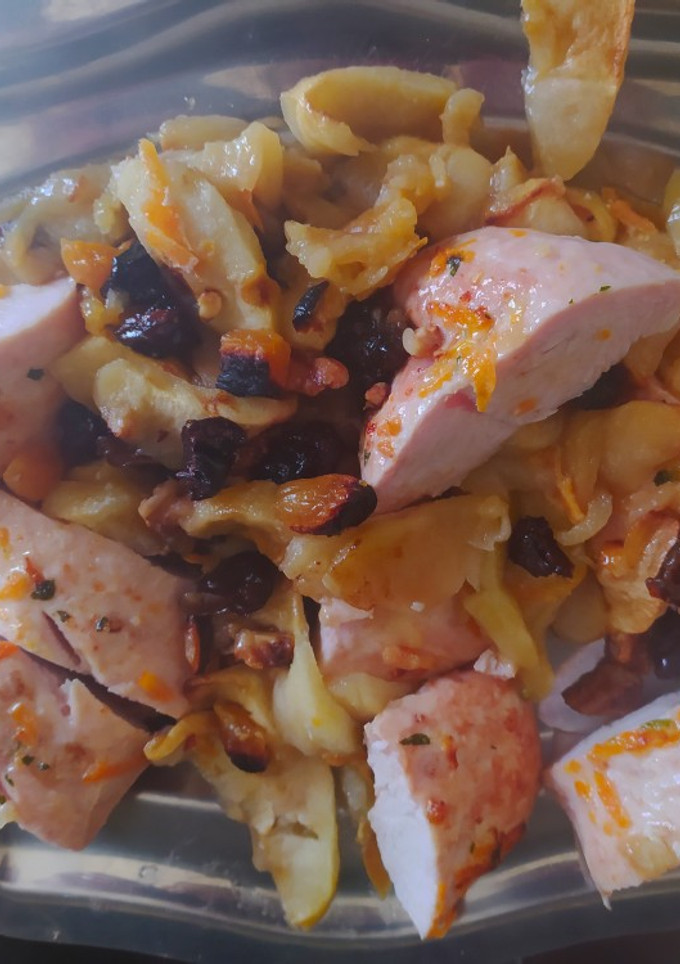 Una foto de Pavo al horno con manzana y nueces