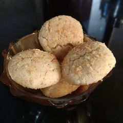 A picture of Coconut cookies.