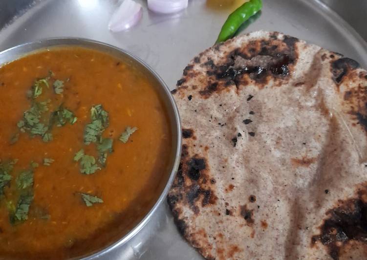 Spicy moong dal chilkewali