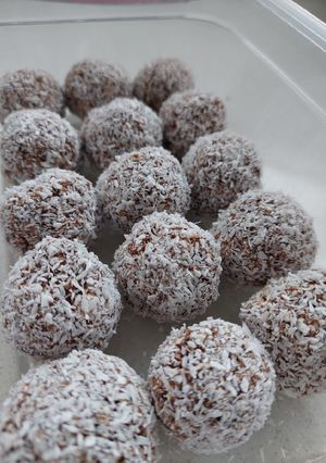 Una foto de Bomboncitos de avena y coco