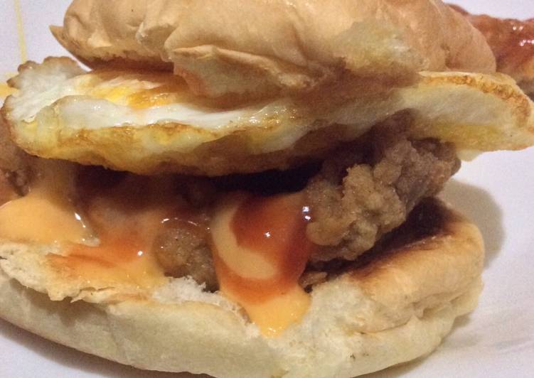 Langkah Mudah untuk Menyiapkan Meat crispy burger Anti Gagal
