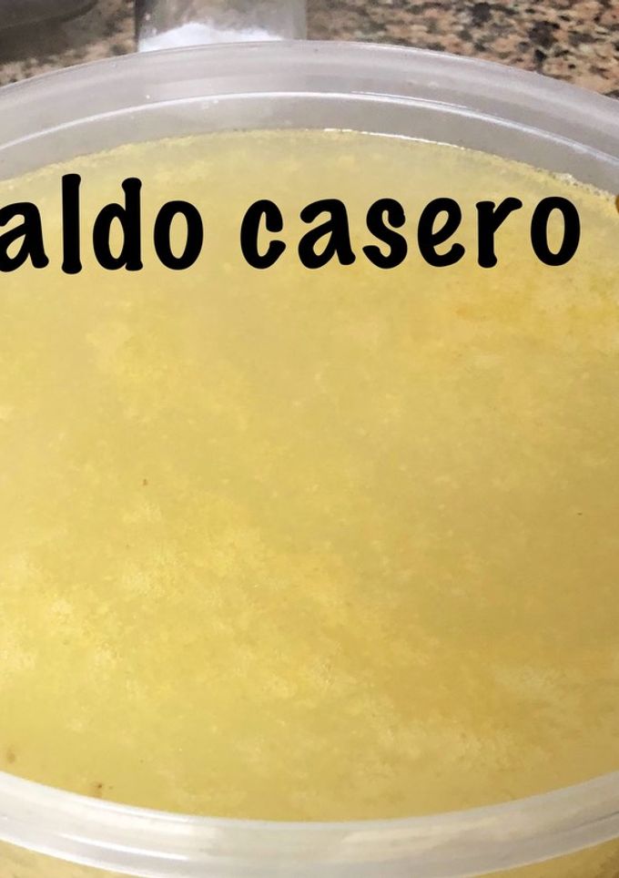 Una foto de Caldo casero 🍲