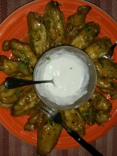 Una foto de Cetogénica: Alitas Buffalo con Blue cheese