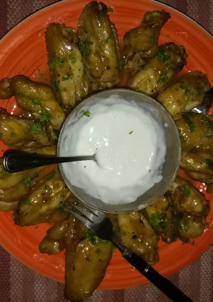 Una foto de Cetogénica: Alitas Buffalo con Blue cheese