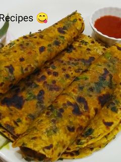 मेथीचे थेपले (methichi thepla recipe in marathi) रेसिपी चे मुख्य फोटो