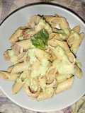 Pennoni con calamari in salsa di fave