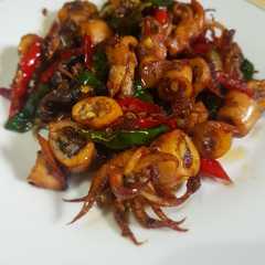 A picture of Oseng cumi asin.