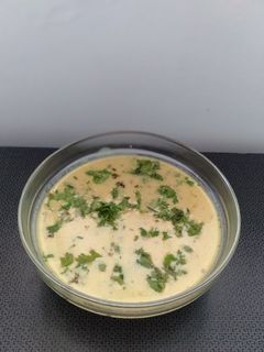 લસણ વાળી કઢી (Lasan Vali Kadhi Recipe In Gujarati) રેસીપી મુખ્ય ફોટો