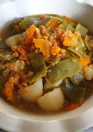Foto principal de Lentejas con judías verdes al curry