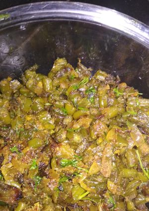 A picture of Coconut and french beans fry.