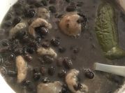 Una foto de frijoles y maseca