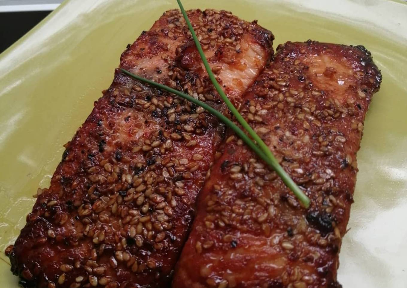 Pavé de saumon sauce sucrée salée & épicé