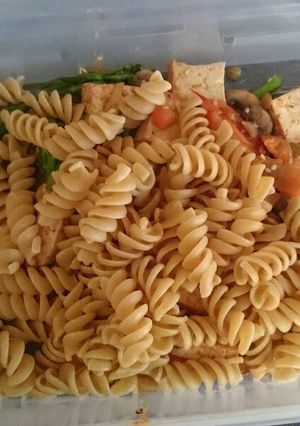 A picture of Wholegrain pasta, veg & tofu.