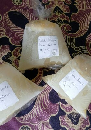 Foto resep Kaldu Kepala Ikan Salmon (MPASI)