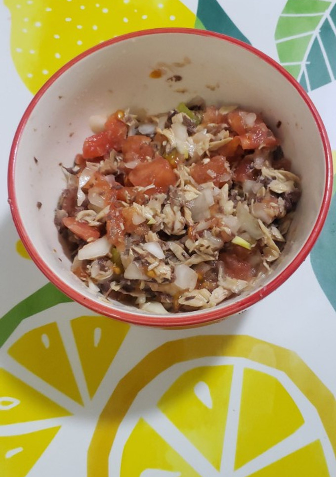 Una foto de Causeo de Jurel con tomate y cebolla