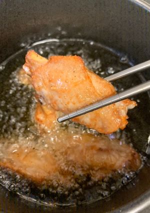 รูปของ ปีกไก่ทอดน้ำปลา กรุ้บ กรอบ ชอบทุกคน