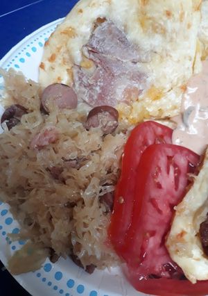 A picture of Weenies with Pork and Kraut.