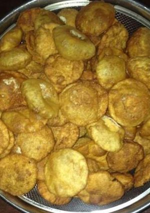 A picture of GolGappay.