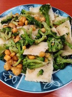 Una foto de Ravioles con Brócoli y Garbanzo